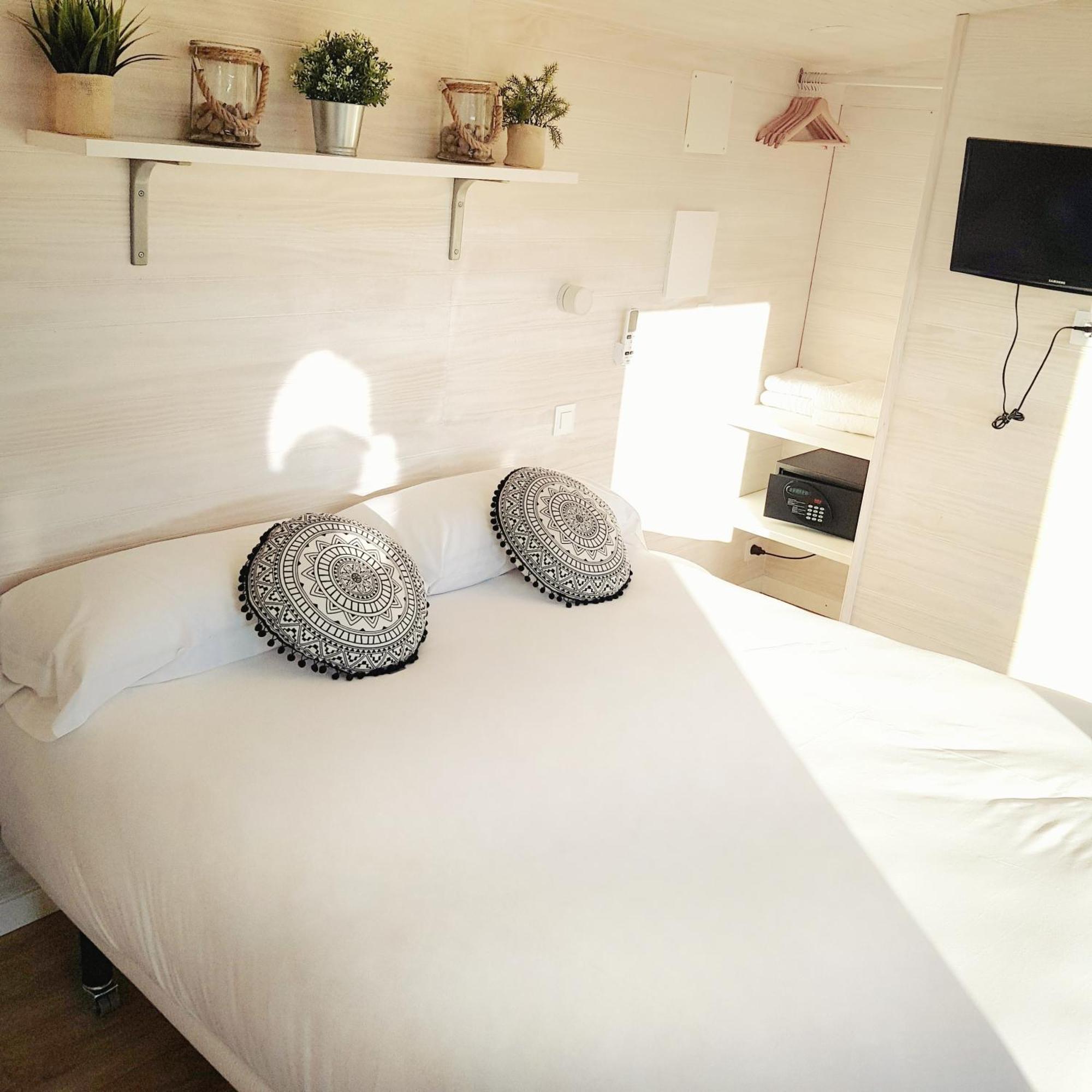 El Arrebol Comfort Camp Хака Екстериор снимка